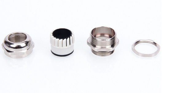 M14X1.5 (((4-8) เครื่องเชื่อมต่อค้อนโลหะทองแดงเคลือบด้วยนิกเกิลสําหรับสายไฟฟ้า IP68